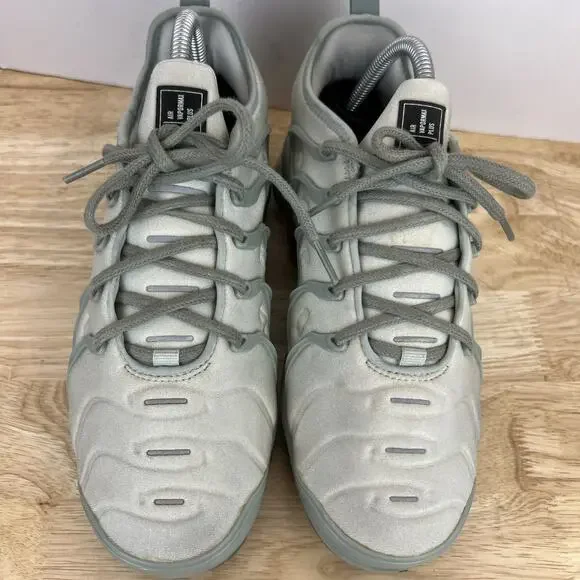 Nike Air Vapormax Plus Womens Size 8.5 Gray Green Running Shoes Sneakers - Picture 15 of 16